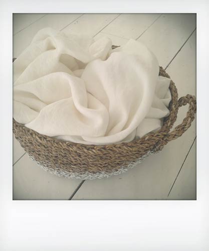 Momo-sheet-white