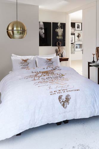 New-LOve-Gold-KV-vj-14-01